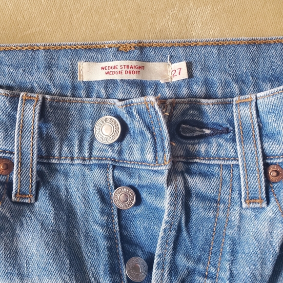 Levi's Wedgie Straight Jeans - Picture 2 of 4